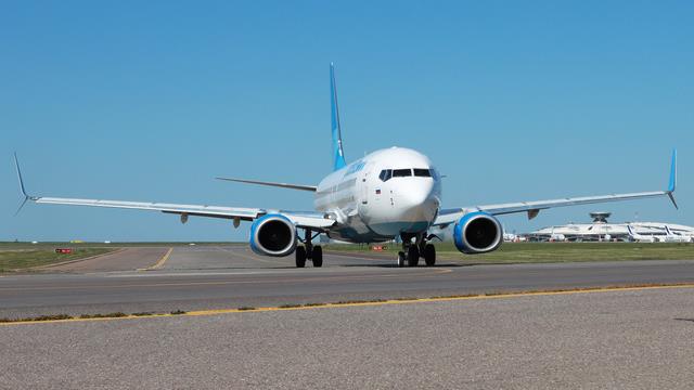 RA-73301:Boeing 737-800:Air 2000